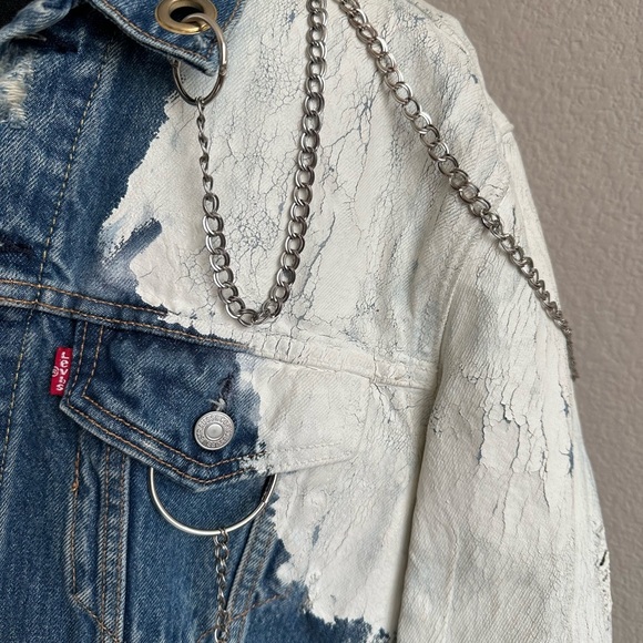Very Rare 90s LEVI'S Denim Trucker  Hippie Grunge Jacket Patch and Chains, L. - Picture 3 of 16